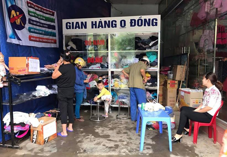 Gian hàng 0 đồng ấm áp tình người.